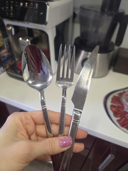 Комплект прибори за хранене KARACA