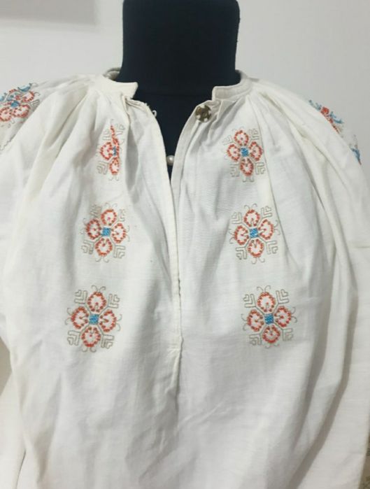 Ie veche autentica cu margele