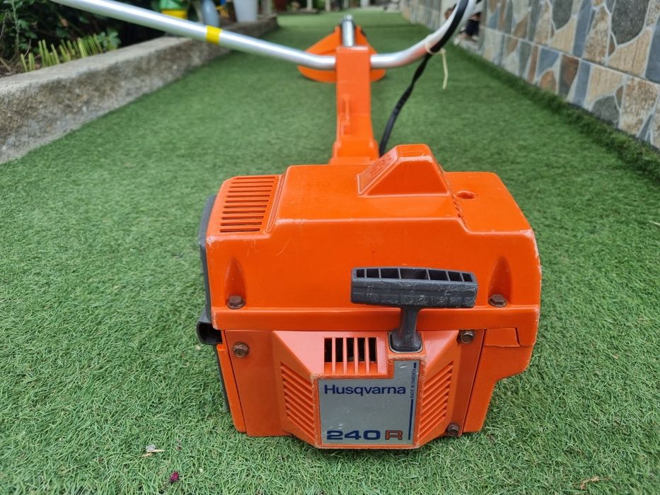 Motocoasa  Profesionala Husqvarna 240R, 40cc, 2.4 cai putere, benzină, similara stihl