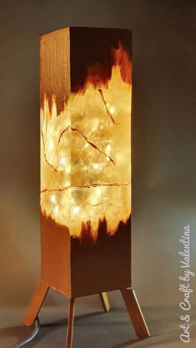 Veioza lemn si rasina epoxidica, iluminare 50 microled-uri pe USB