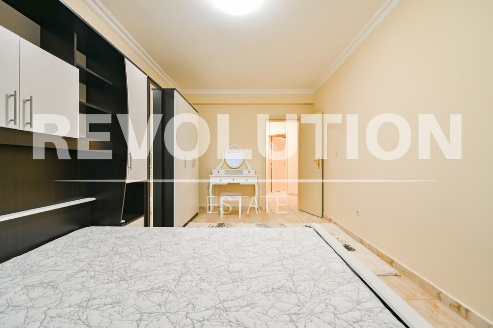 Дава се под наем Тристаен апартамент в София, Хладилника - 96 кв.м за 900 € - Снимка #13