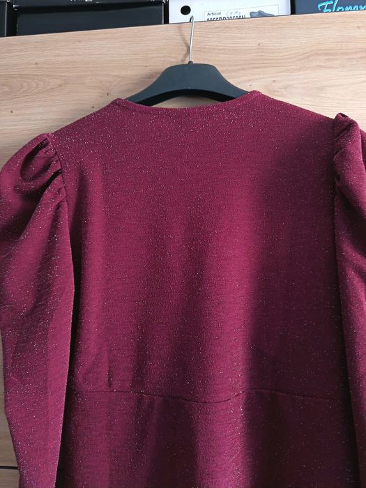 Body elegant mărimea 44-46. Este nou, nu a fost purtat niciodată.