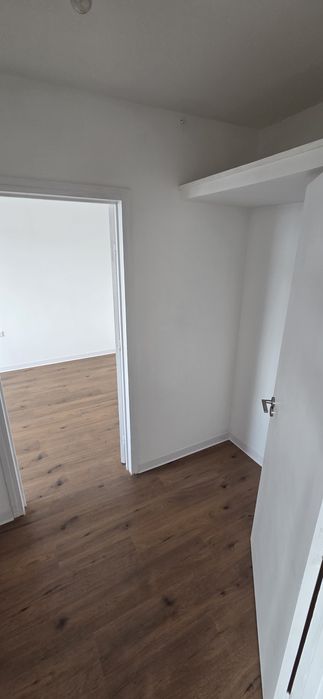 Propietar, vând apartament renovat, etaj 2, zona Terezian, str. Lungă
