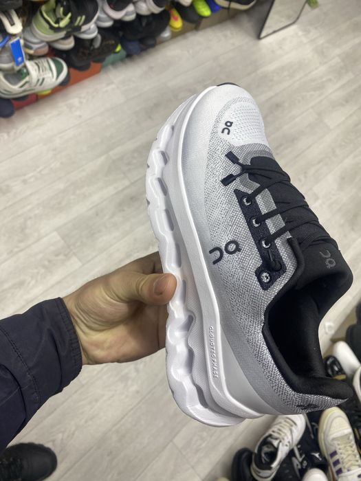 Кросовки анклавд