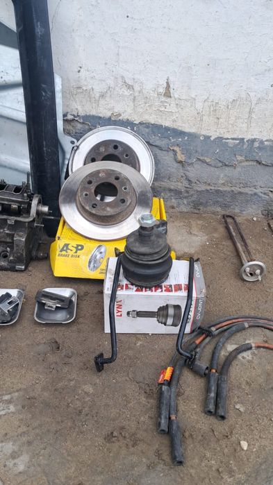 Продам запчасти на ваз 2115