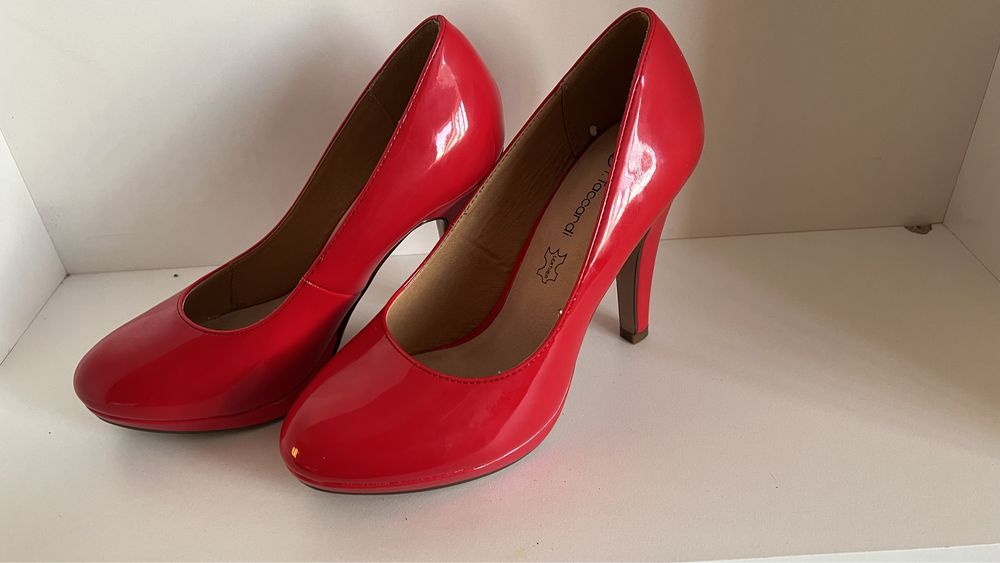 Продам обувь. Размер 40,39