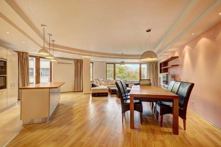 Продава се Тристаен апартамент в София, Дружба 1 - 107 кв.м за 858 €/кв.м - Снимка #1