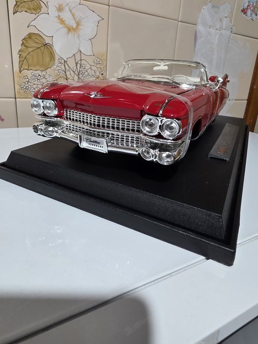 Модел на Cadillac Eldorado (1:18)