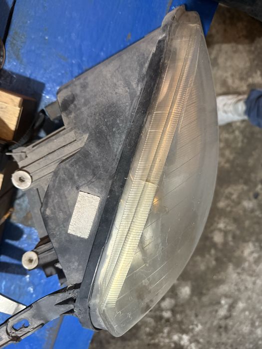 Продам фары на приору 1