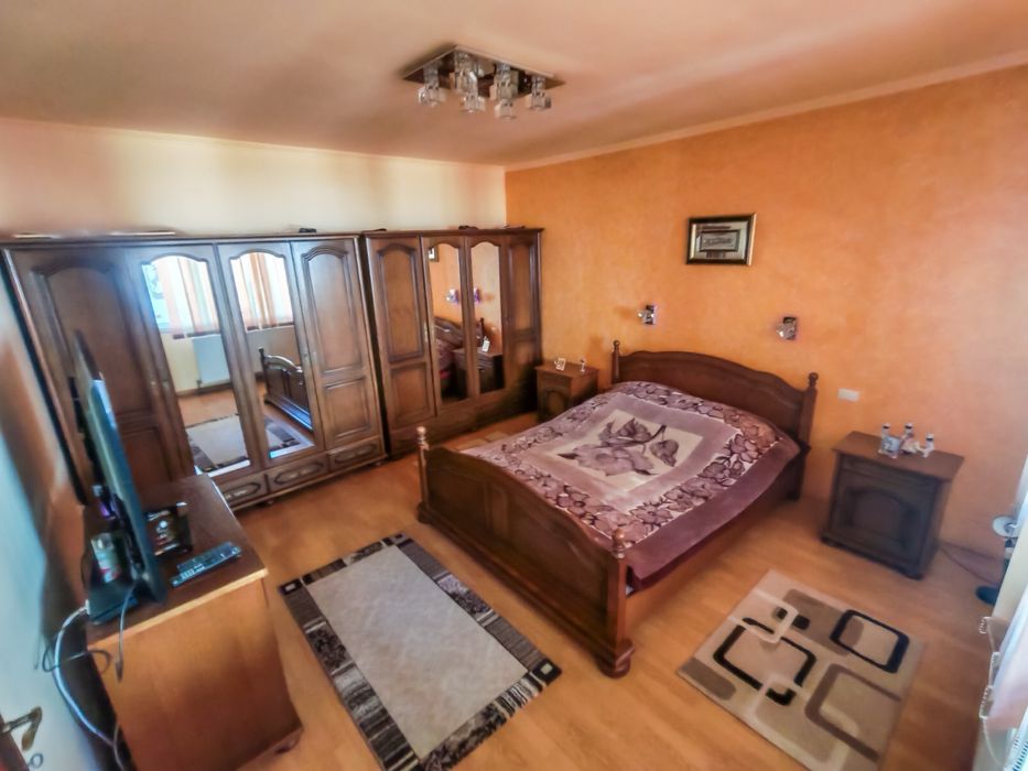 Casa din caramida - 5 camere  in Micalaca 1278mp teren