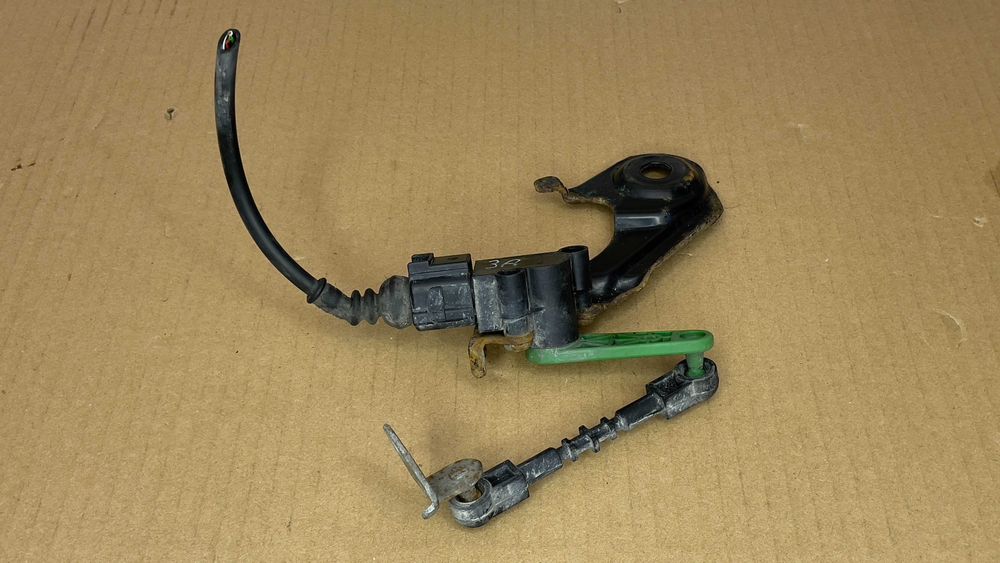 Сензор ниво AUDI A8 D4 заден десен 4H0907503