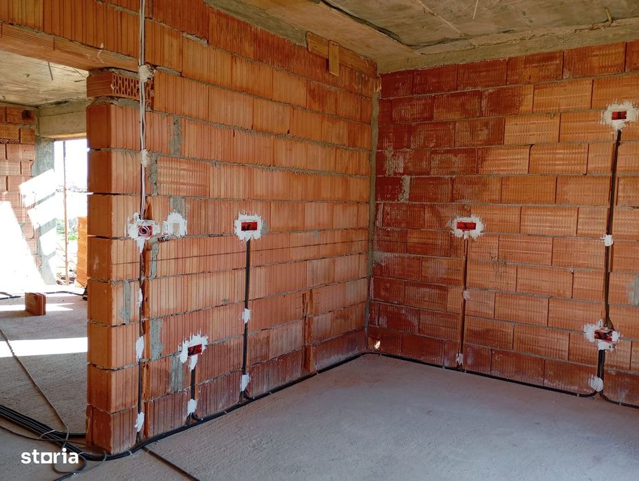 Duplex Modern in Chisoda zona linistita