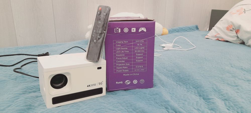 Продаю компактный проектор 4K 5G