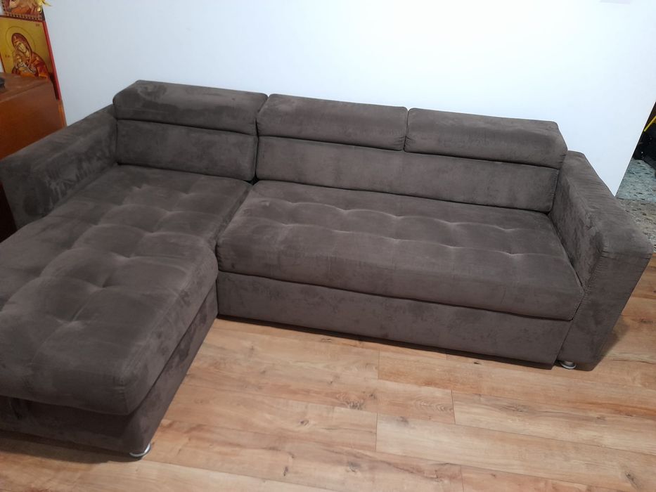 Vand canapea 2,45 m, stare buna , neutilizata