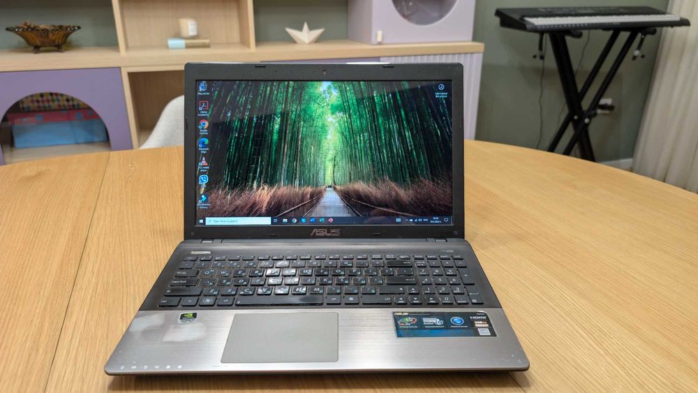 Лаптоп Asus K55V 15.6” i5-3210M 8GB 500GB HDD Windows 10 NVIDIA GT630M