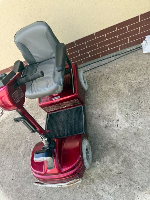 Carucior persoane cu handicap pensionari  dizabilitati bătrâni