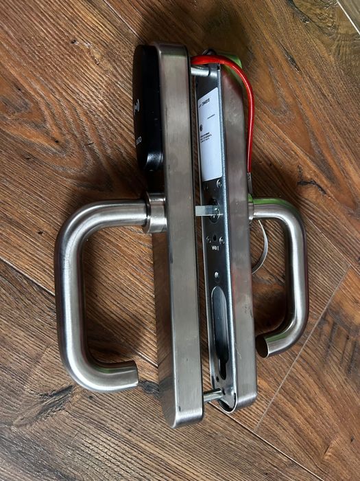 Maner usa cu sild lung Salto XS4 One EM750FH, 9 mm, IP55, inox mat