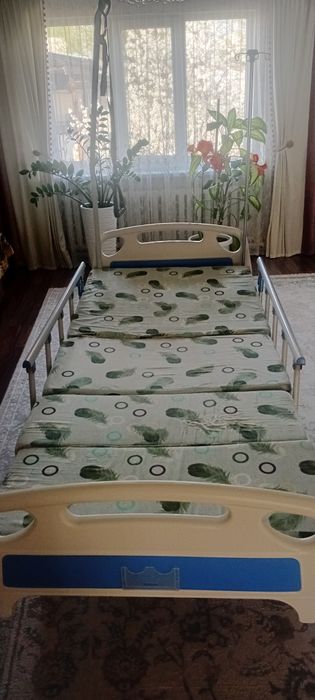 Медицинская кровать