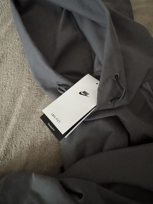 ЦЕНАТА Е ПО ДОГОВАРЯНЕ.Nike Tech Men's Dri-FIT Shori Knit Utility Hoodie