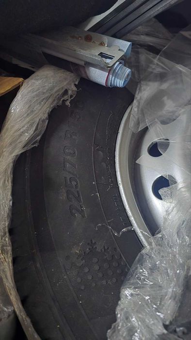 Продавам 3 комплекта гуми