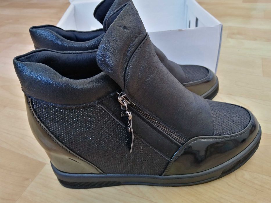 дамски обувки GUESS и още нещо...