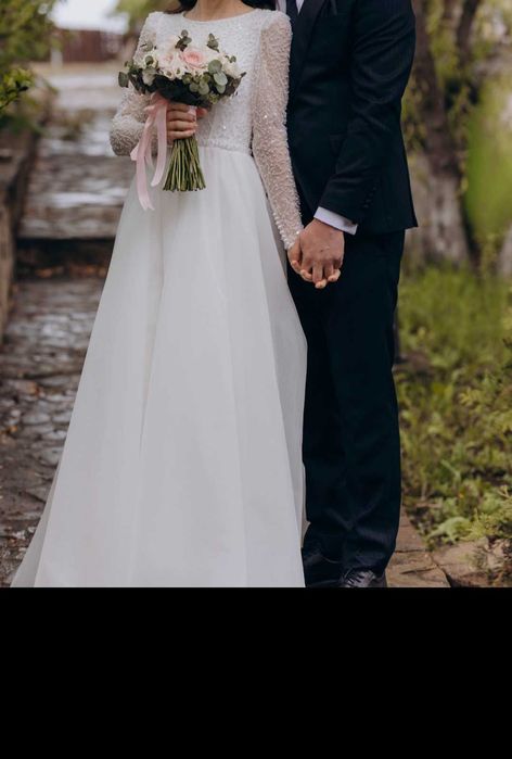 Rochie mireasa purtată o singură dată