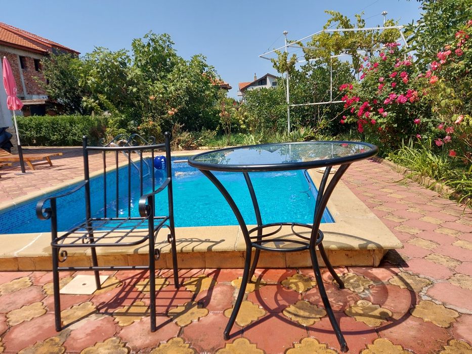 Маси и столове от ковано желязо. Маса-390лв. Стол- 190лв.