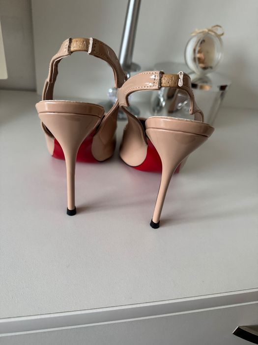 Стилни обувки в бежово