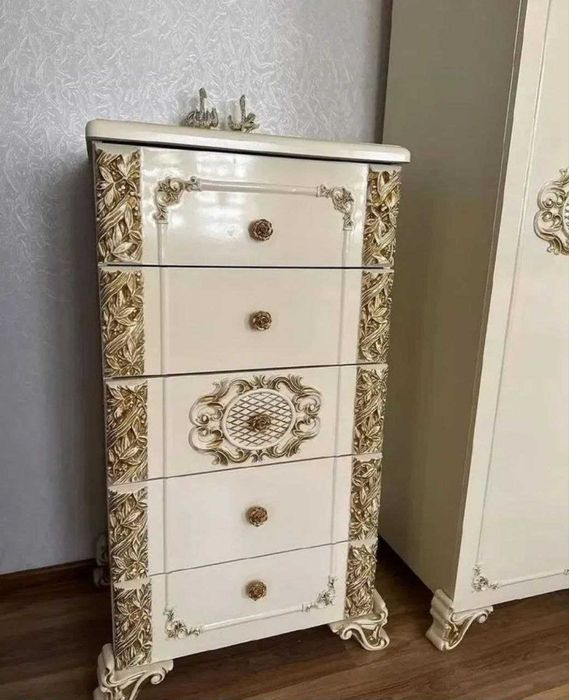 Продам спальный гарнитур. Т