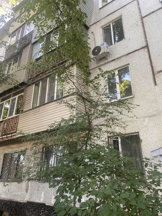 Продам 2 крмнатную квартиру