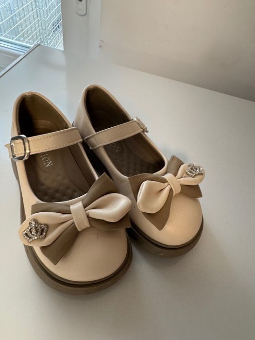 Vând Adidas pantofi