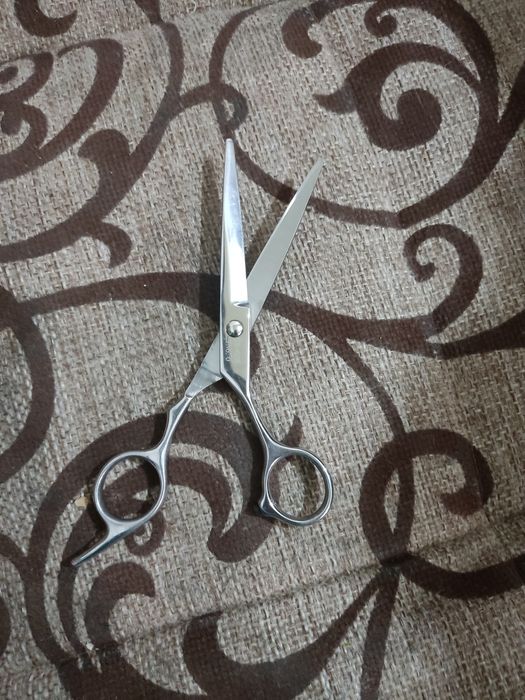 Новые ножницы. Фирмы Тони Гай