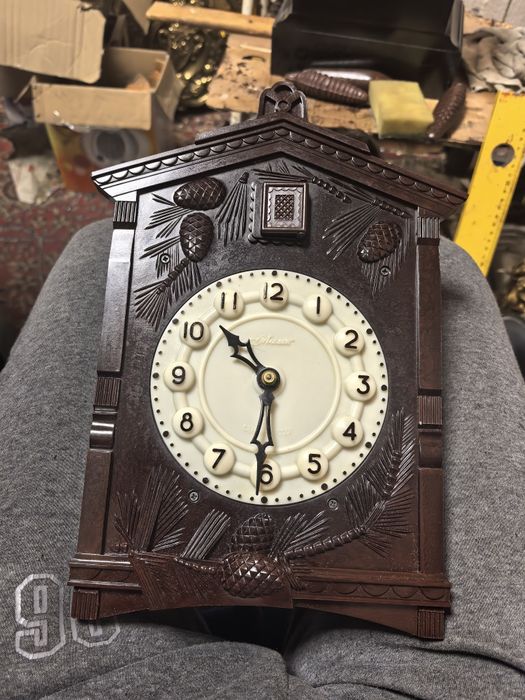 Часовник с кукувица Руски