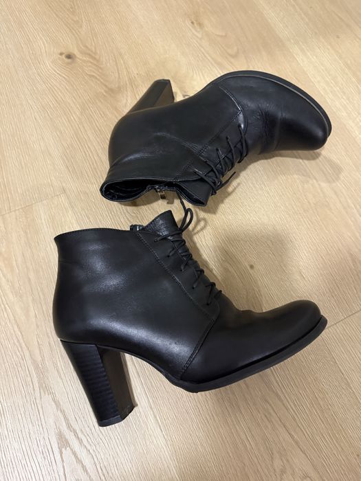 Дамски боти с ток