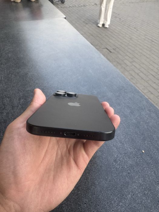 iPhone 16 pro max black titanium