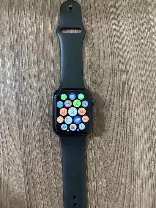Продам Apple Watch SE 44mm