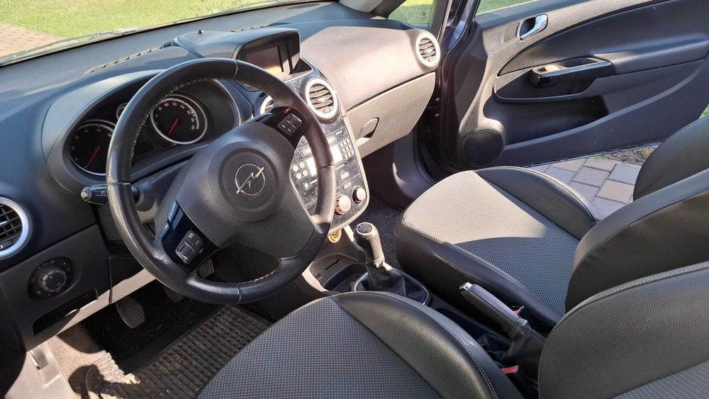 Vând urgent autoturism Opel Corsa!!!