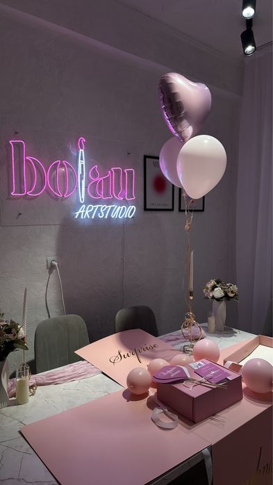 Неоновая вывеска бу