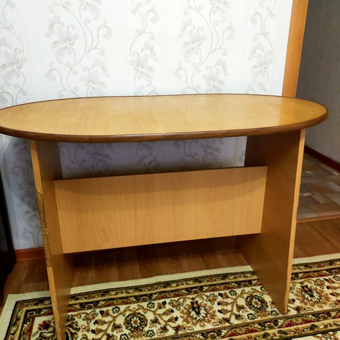 Продам стол кухонный