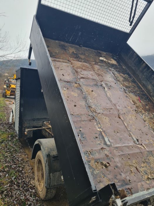 Vând bena cu chit de basculare complet