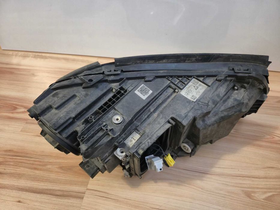 Far stanga Mercedes GLE W167 multibeam led Cod A1679064104