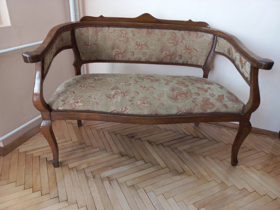 Комплект старинни мебели за трапезария