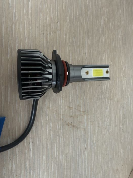 H11 9005 HB3 LED крушки нови