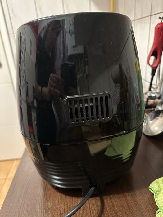 Vând friteuză cu aer cald Heinner