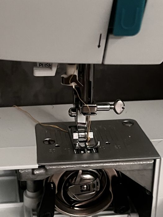 Masina de cusut Bernette Sew & Go 5, aproape nefolosita.