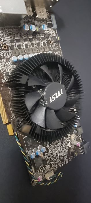 ATI Radeon HD 6850 de la MSI  - 1GB, 256 bit DDR 5