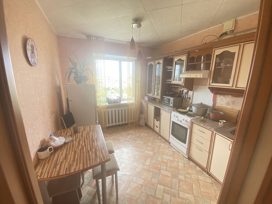 Сдам  3х комнатную квартиру .