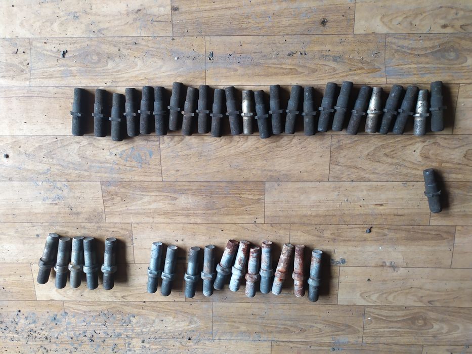 Шпильки для колёс.