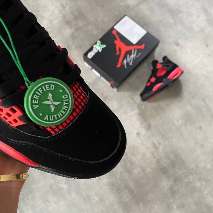 Air Jordan 4 Retro “Red THUNDER”