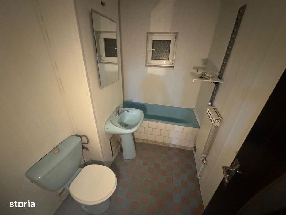 Apartament 4 camere, balcon și garaj